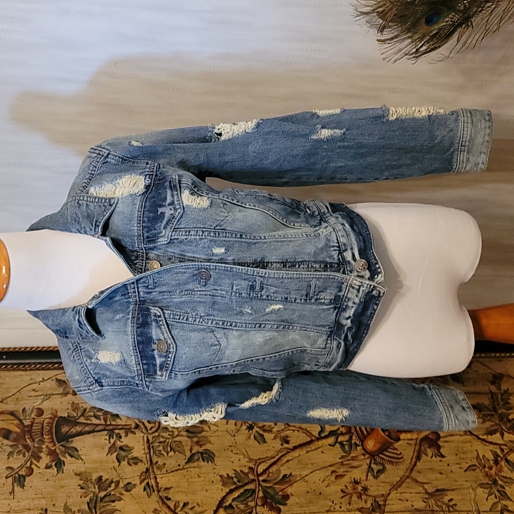 Jean jacket - Picture 1 of 3